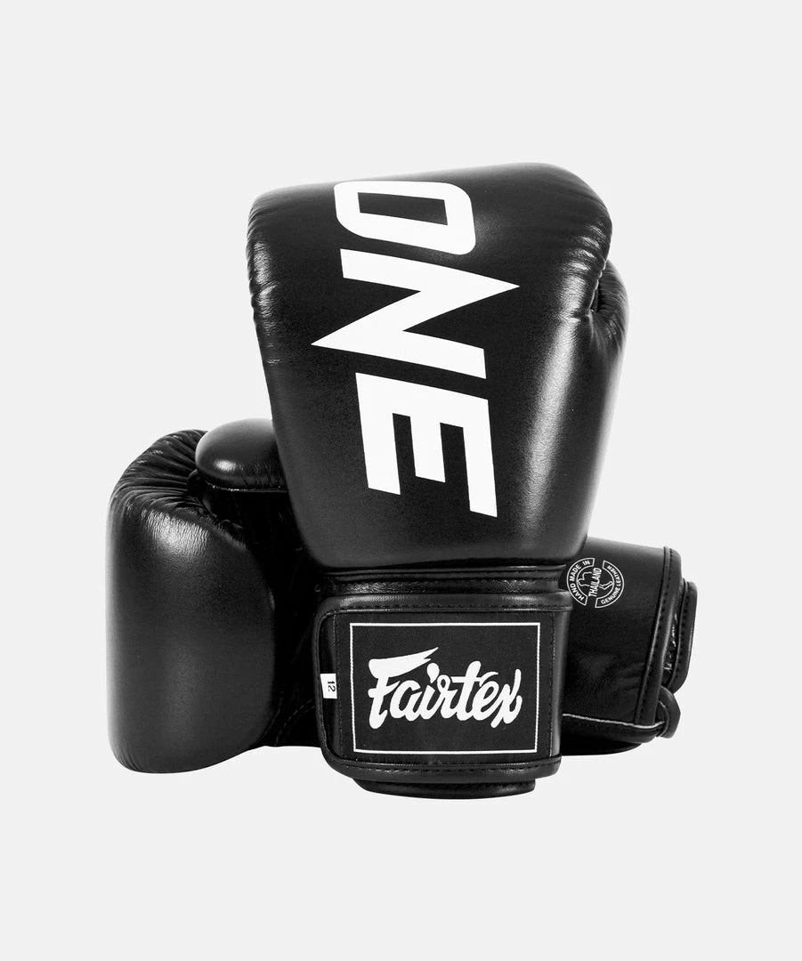 ONE X Fairtex Boxing Gloves (Black) Men 3 ONE X Fairtex Boxing Gloves (Black) Men