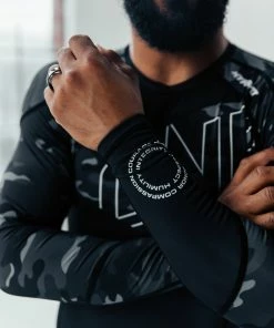 ONE X Hyperfly ProComp Supreme Rash Guard L/S (Dark Camo)