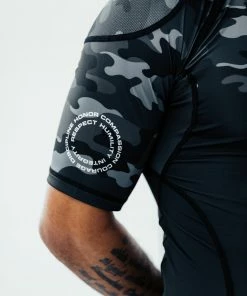 ONE X Hyperfly ProComp Supreme Rash Guard S/S (Dark Camo) Men 8 ONE X Hyperfly ProComp Supreme Rash Guard S/S (Dark Camo) Men