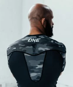 ONE X Hyperfly ProComp Supreme Rash Guard S/S (Dark Camo) Men 9 ONE X Hyperfly ProComp Supreme Rash Guard S/S (Dark Camo) Men